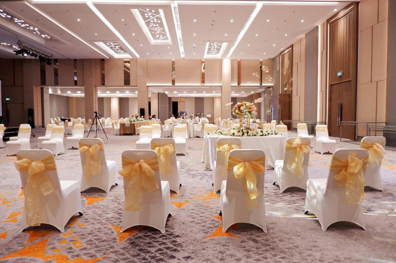 Harris & Conventions Bundaran Satelit