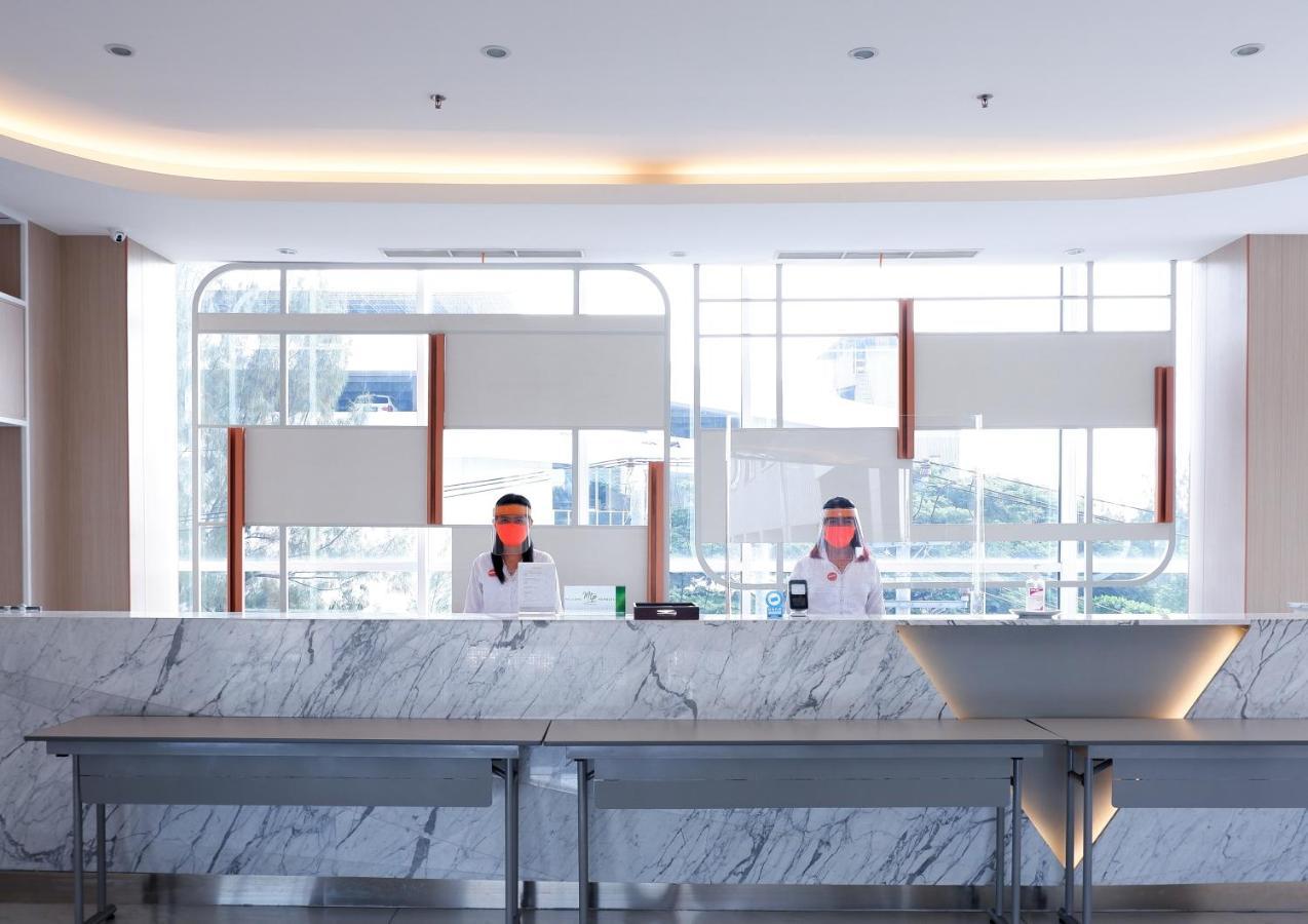 Harris & Conventions Bundaran Satelit Hotel 4*