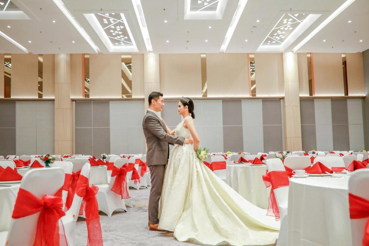 Hotel Harris & Conventions Bundaran Satelit 4*
