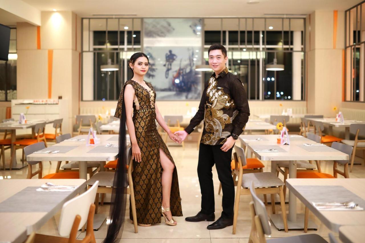 Hotel Harris & Conventions Bundaran Satelit