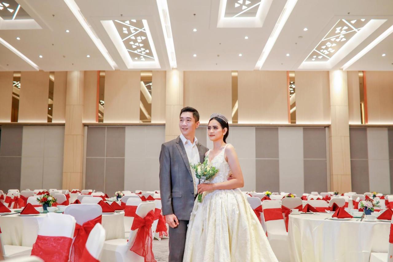 Hotel Harris & Conventions Bundaran Satelit 4*
