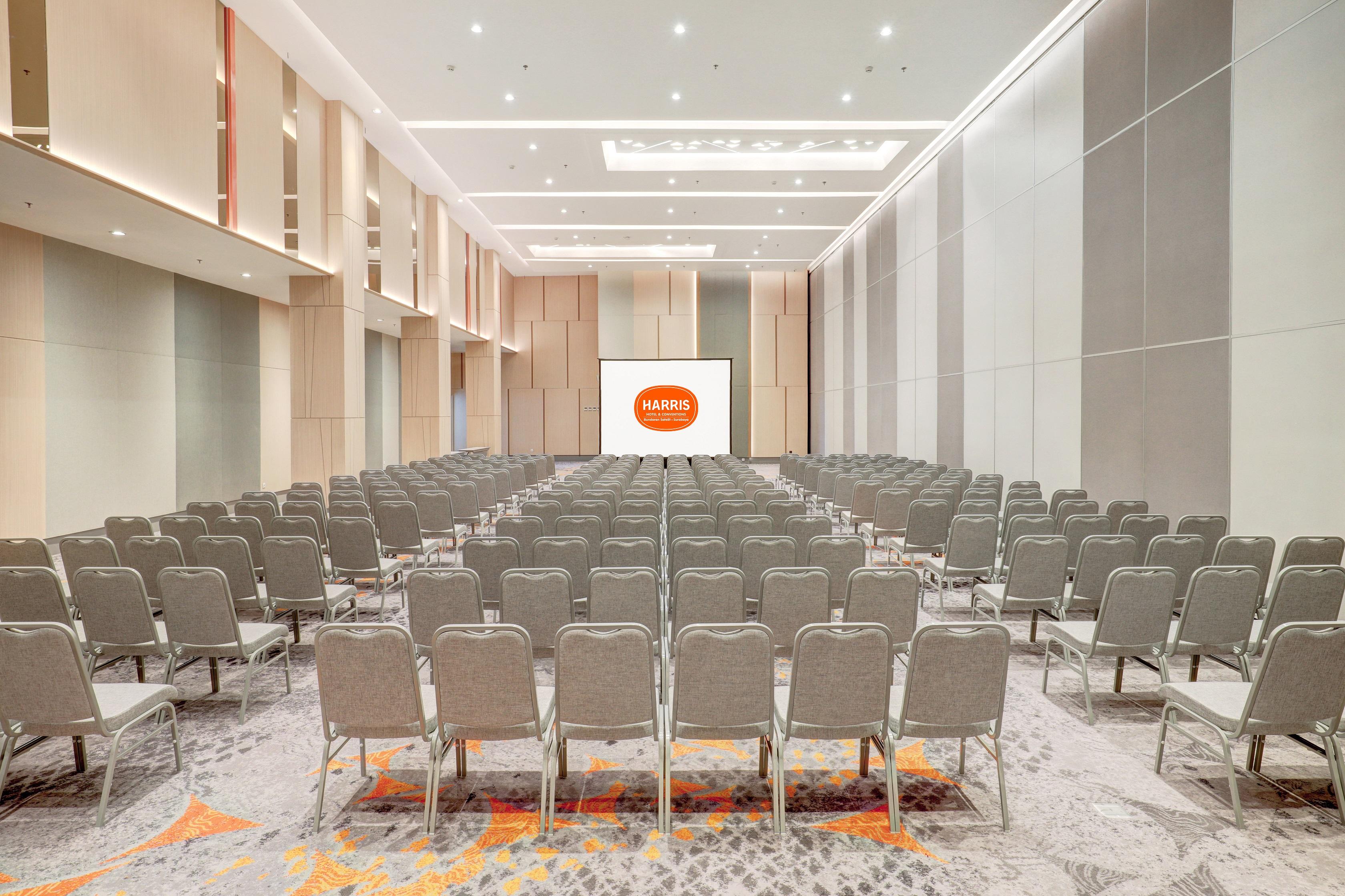 Harris & Conventions Bundaran Satelit Hotel 4*