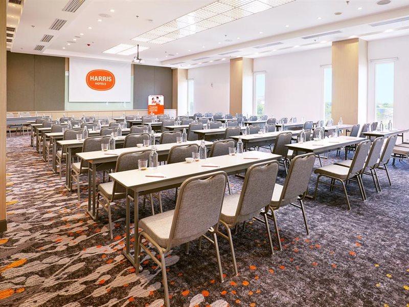 Harris & Conventions Bundaran Satelit 4*