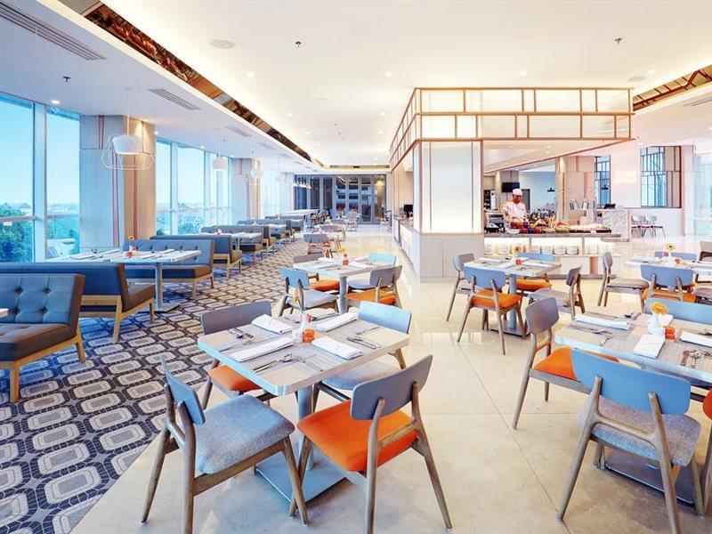 Harris & Conventions Bundaran Satelit 4*