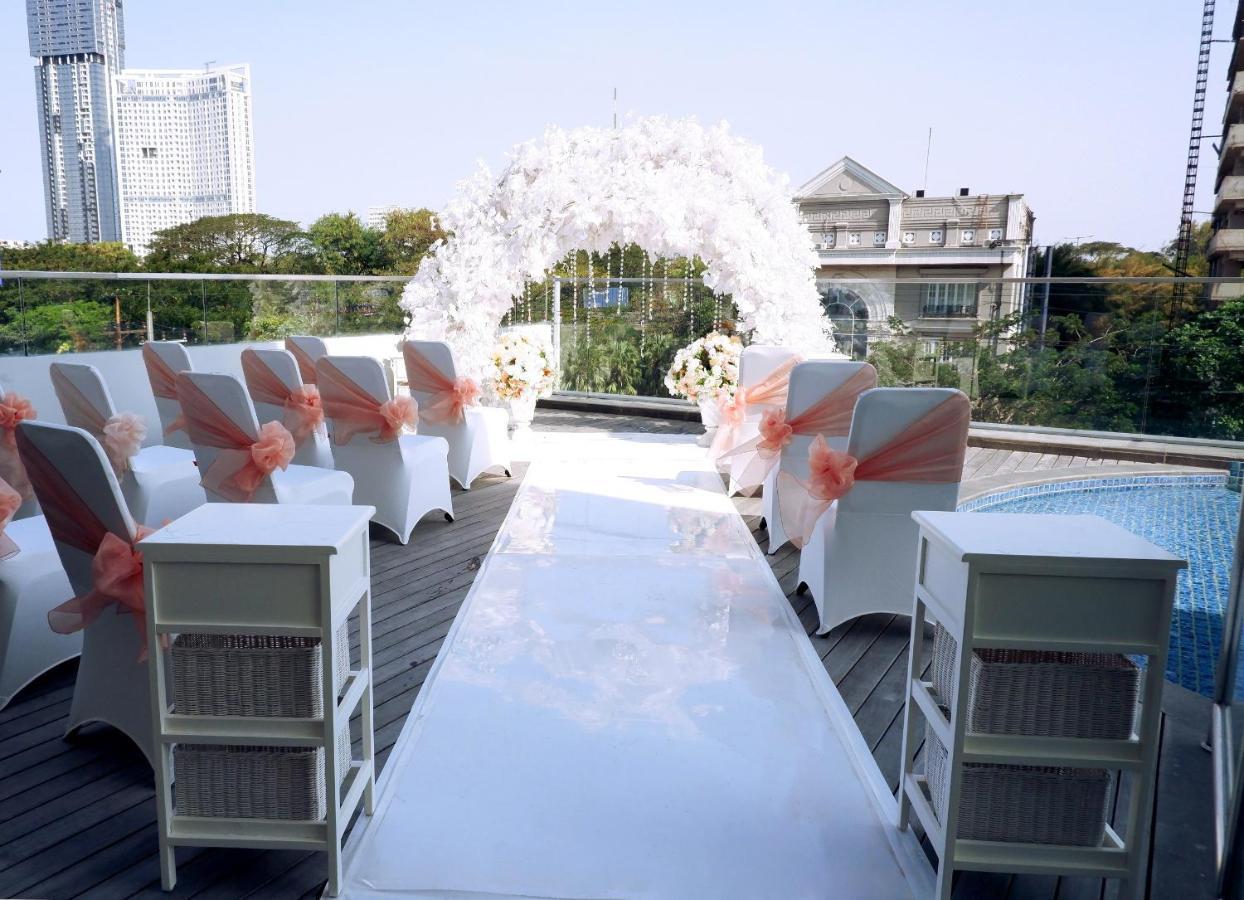Harris Hotel&conventions Bundaran Satelit Hotel