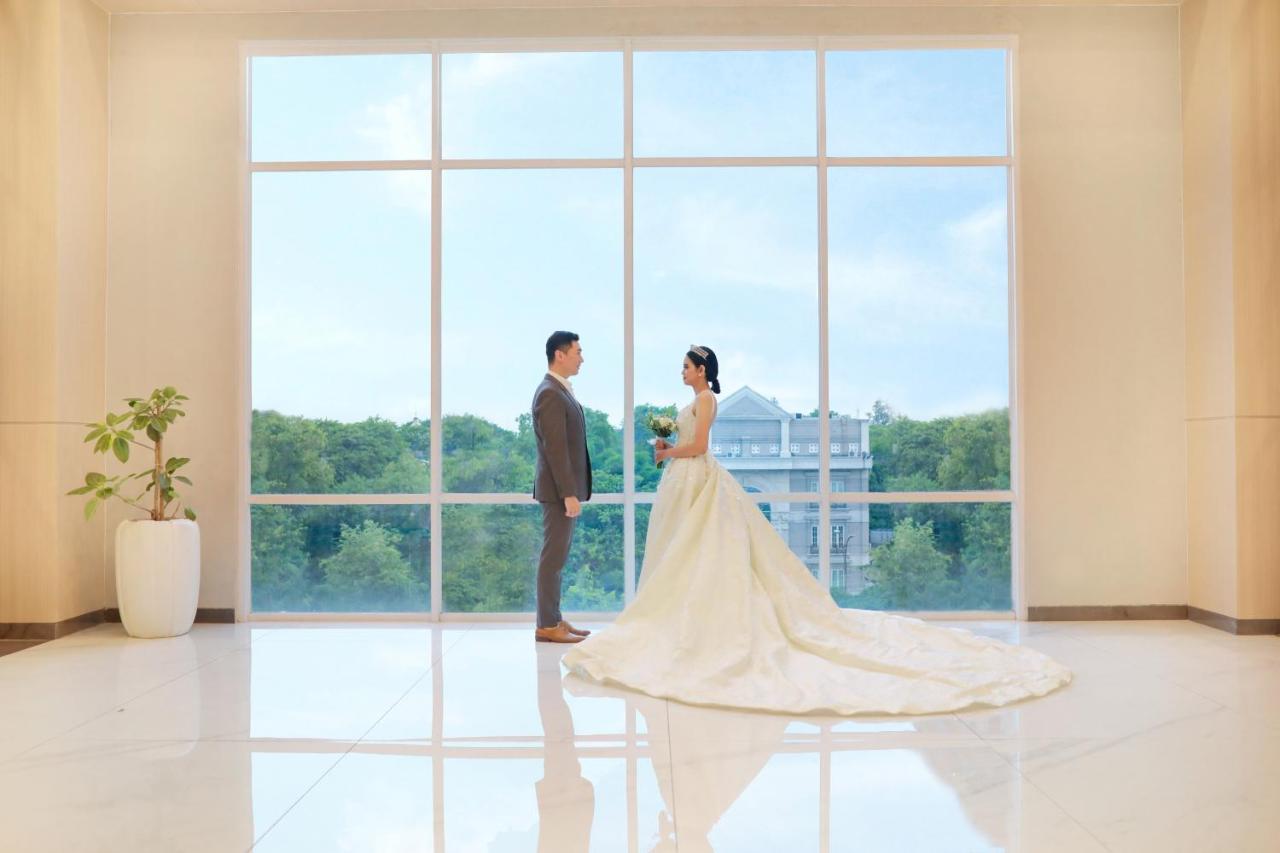 Harris Hotel&conventions Bundaran Satelit Hotel 4*