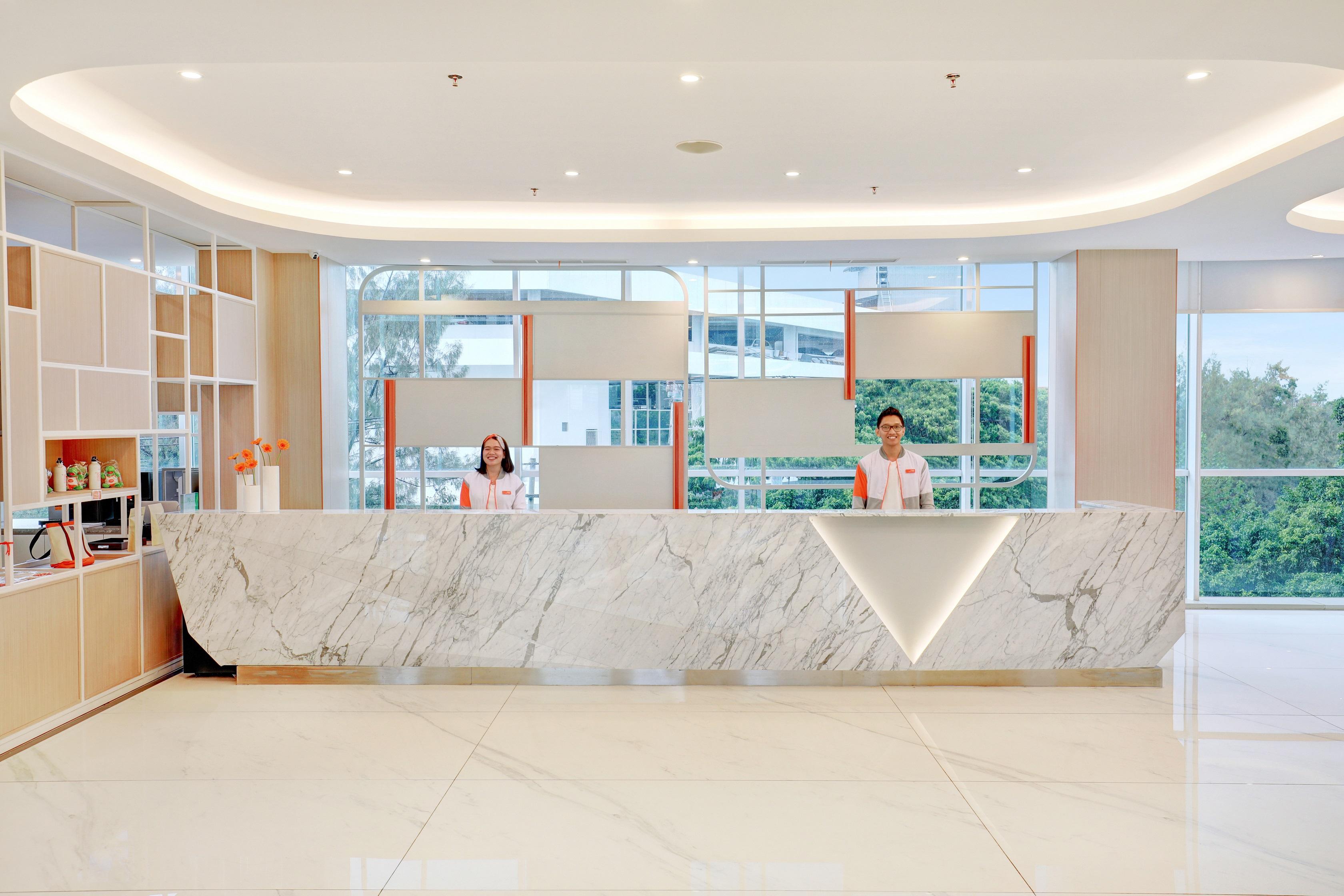 Harris Hotel&conventions Bundaran Satelit 4*